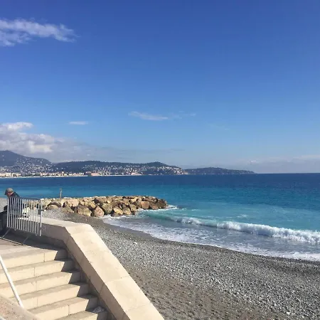 Terrasse Vue A 50 M Parking *