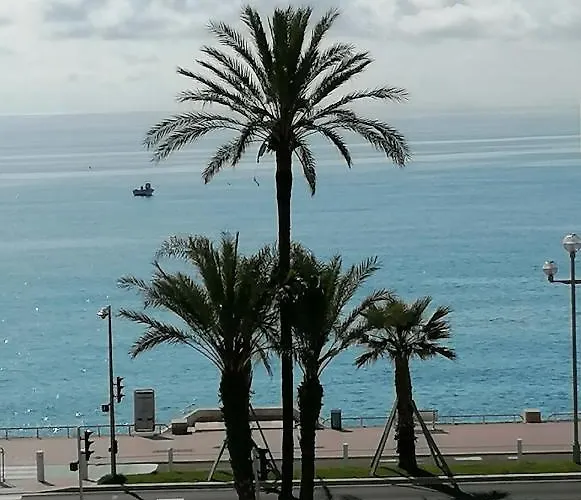 Terrasse Vue à 50 M Parking * Nice